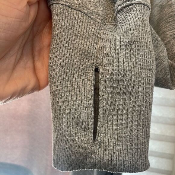Nwot Nike woman’s grey open sweatshirt - Picture 8 of 10